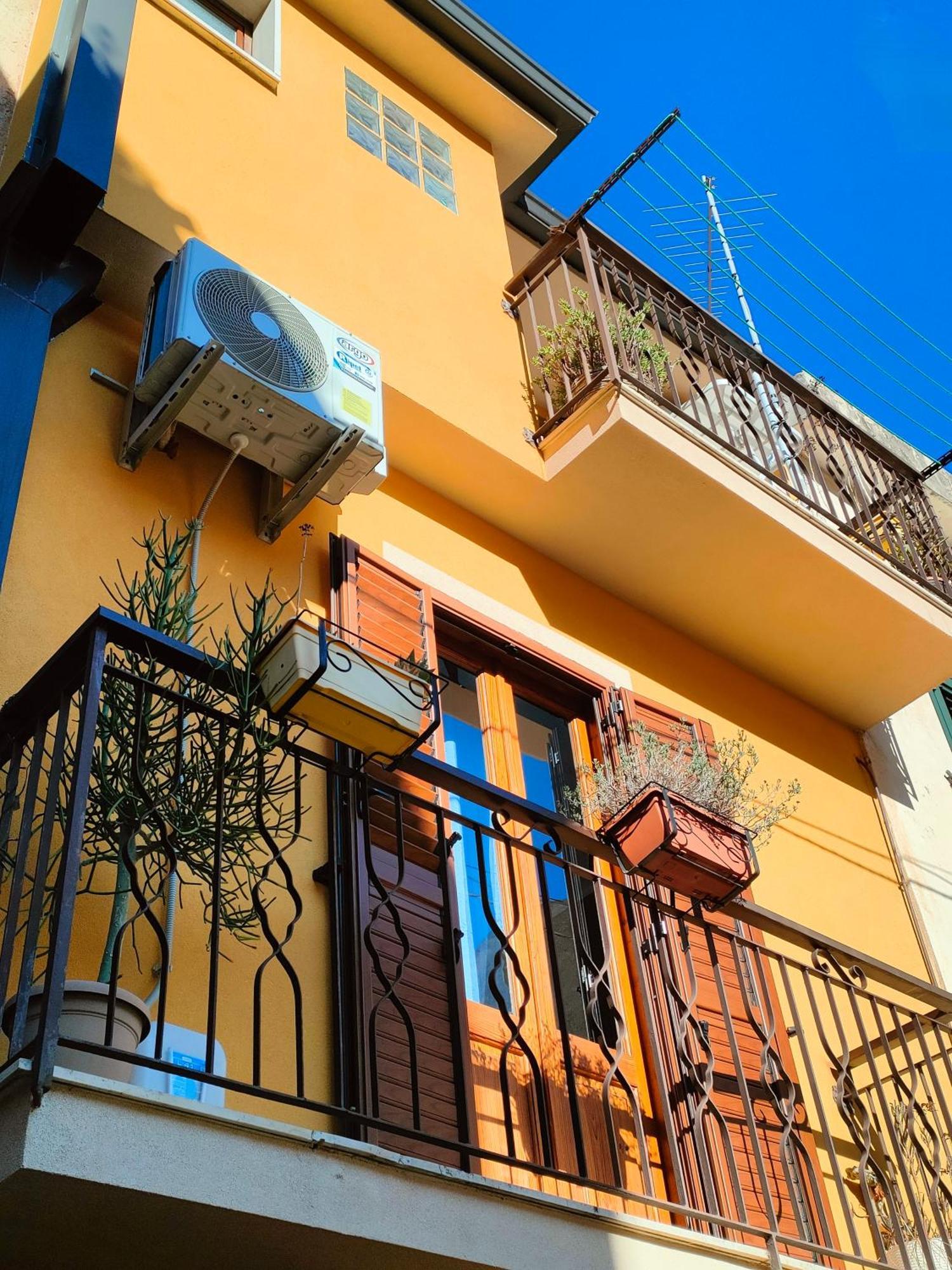 Alley 8 Scilla Exterior photo