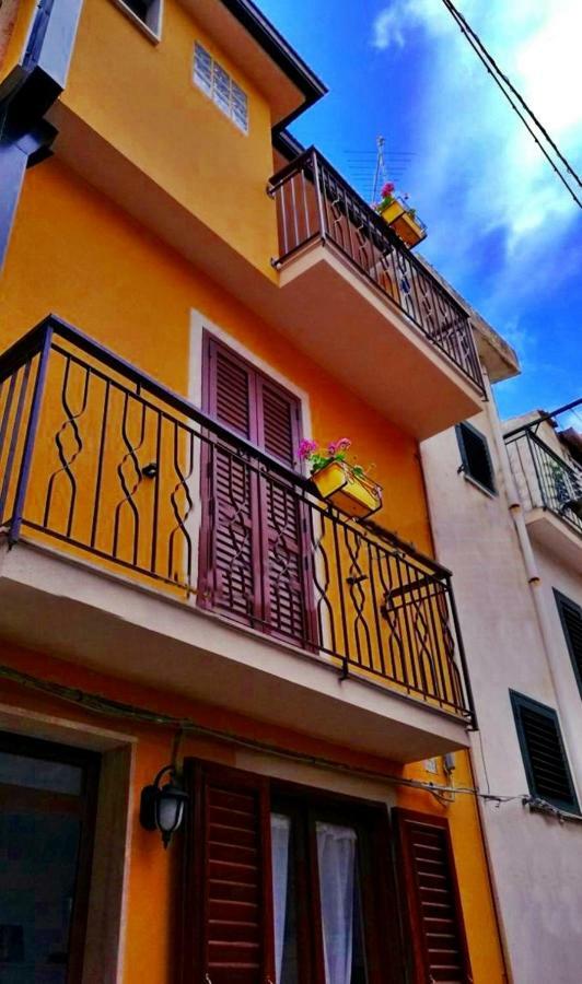 Alley 8 Scilla Exterior photo